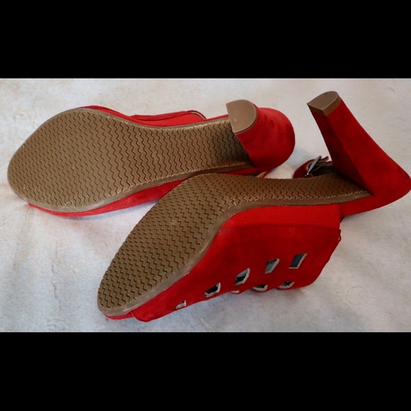 NWOT. Eric Michael. Sandals. Size 40. - Picture 7 of 8